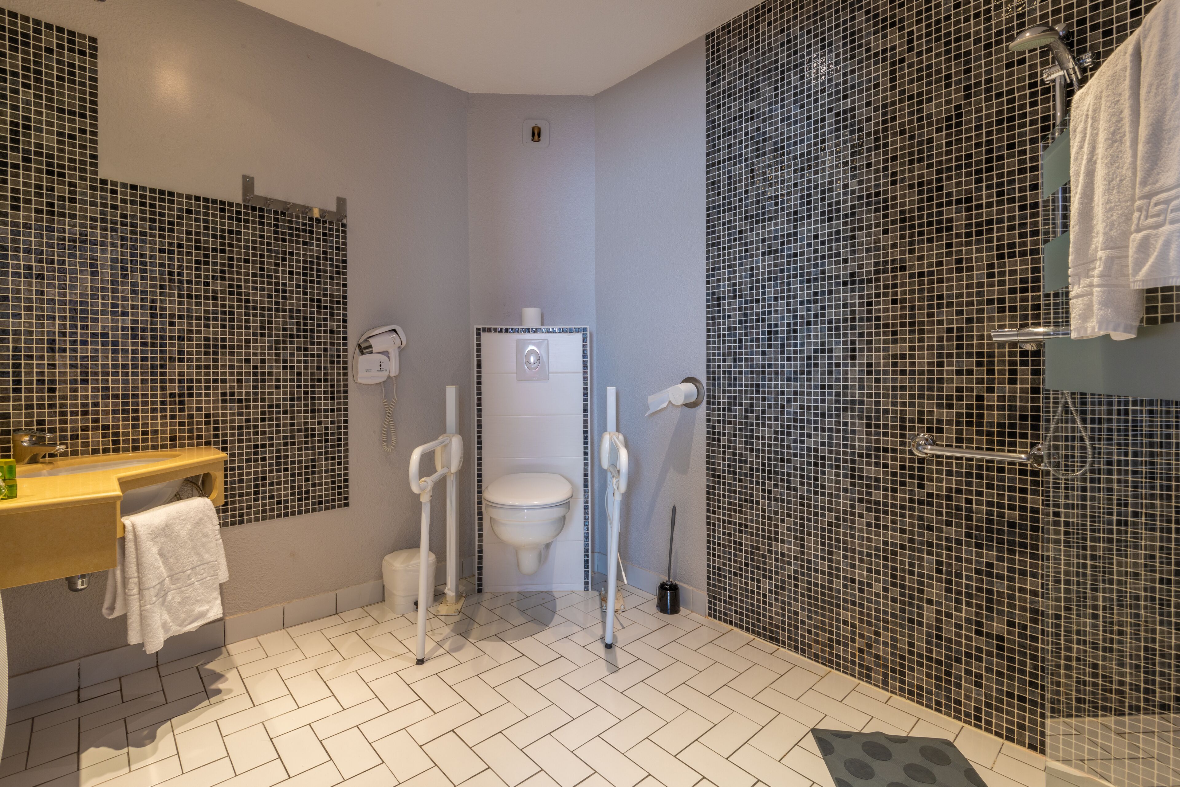 Bathroom shower