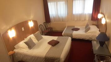In-room safe, desk, free WiFi