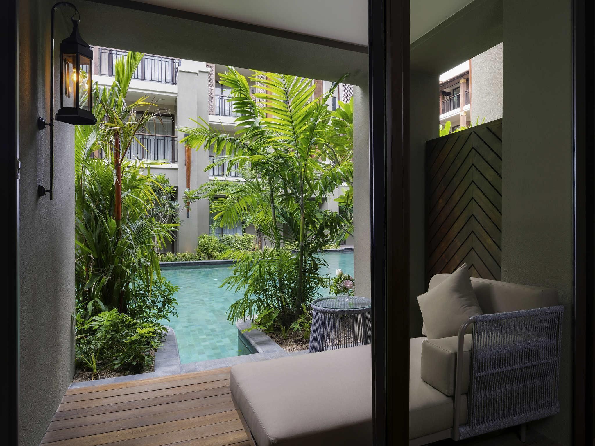 Deluxe Double Room, 1 Double Bed, Pool Access (Beach Wing) | In-room safe, desk, blackout drapes, iron/ironing board