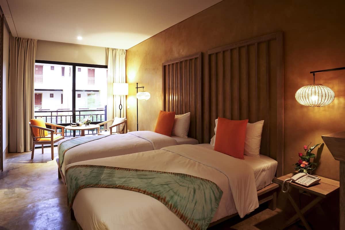 Standard Room, 2 Twin Beds (Garden Wing) | In-room safe, desk, blackout drapes, iron/ironing board