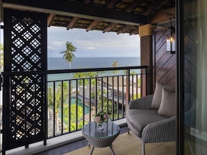 In-room safe, desk, blackout curtains, iron/ironing board - Mercure Samui Chaweng Tana Hotel (Koh Samui)