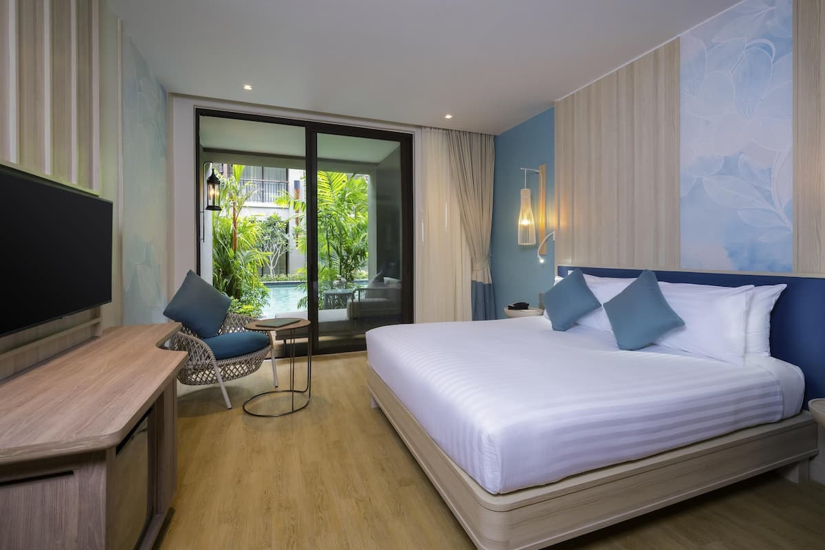 Deluxe Double Room, 1 Double Bed, Pool Access (Beach Wing) | In-room safe, desk, blackout drapes, iron/ironing board