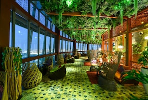 3 restaurants, breakfast, lunch, dinner served; international cuisine