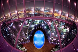 2 outdoor pools, lifeguards on site