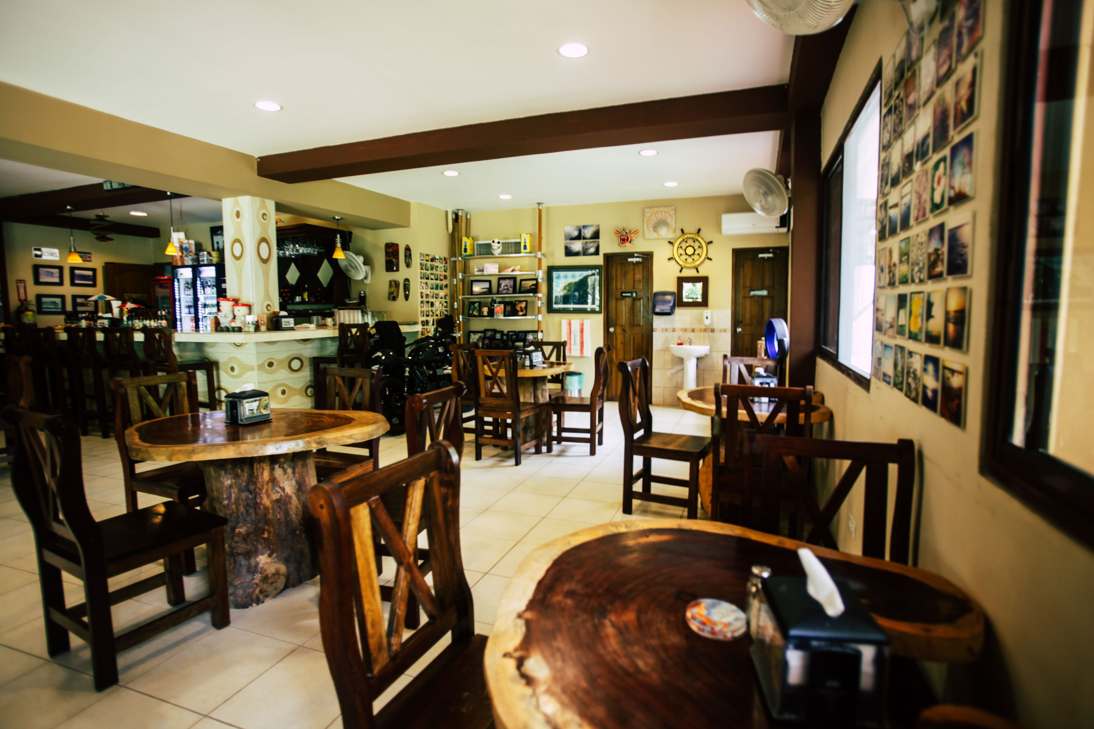 breakfast, lunch, dinner served; international cuisine, garden views