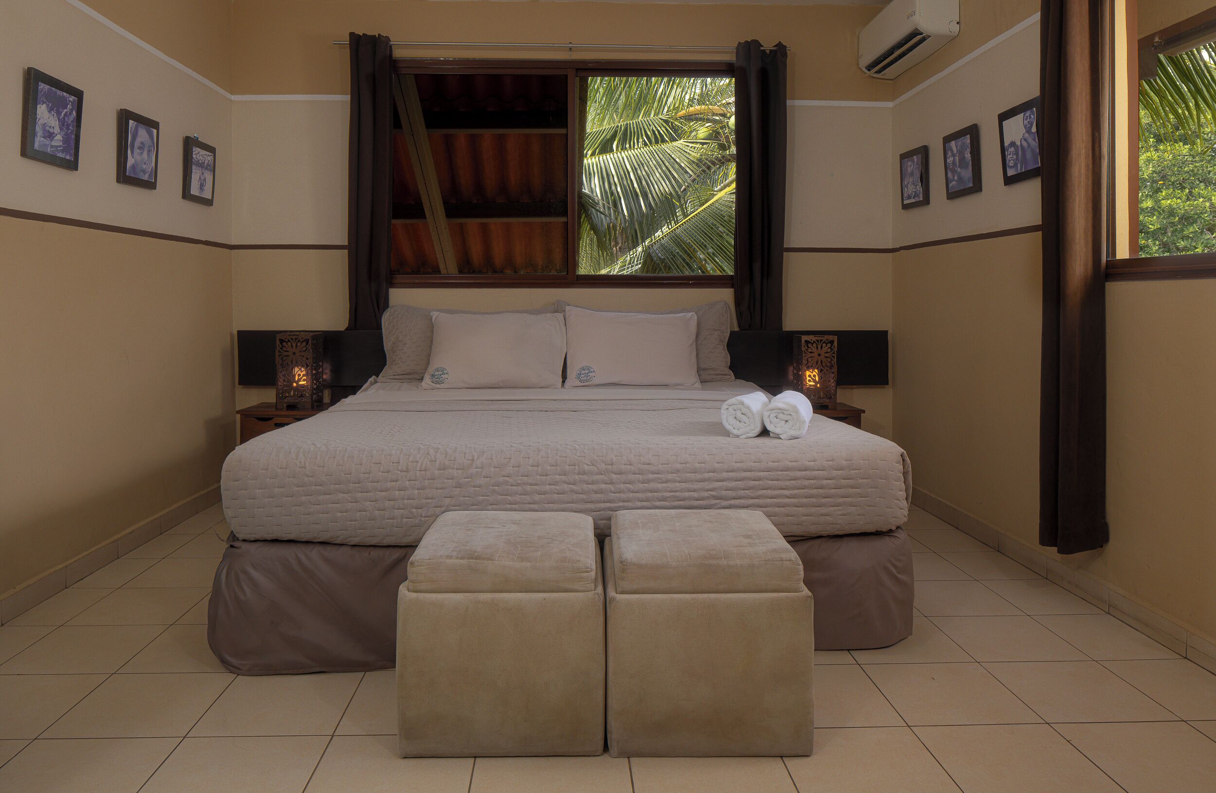 Deluxe kamer, 1 kingsize bed | Individueel gedecoreerd, een bureau, gratis wifi