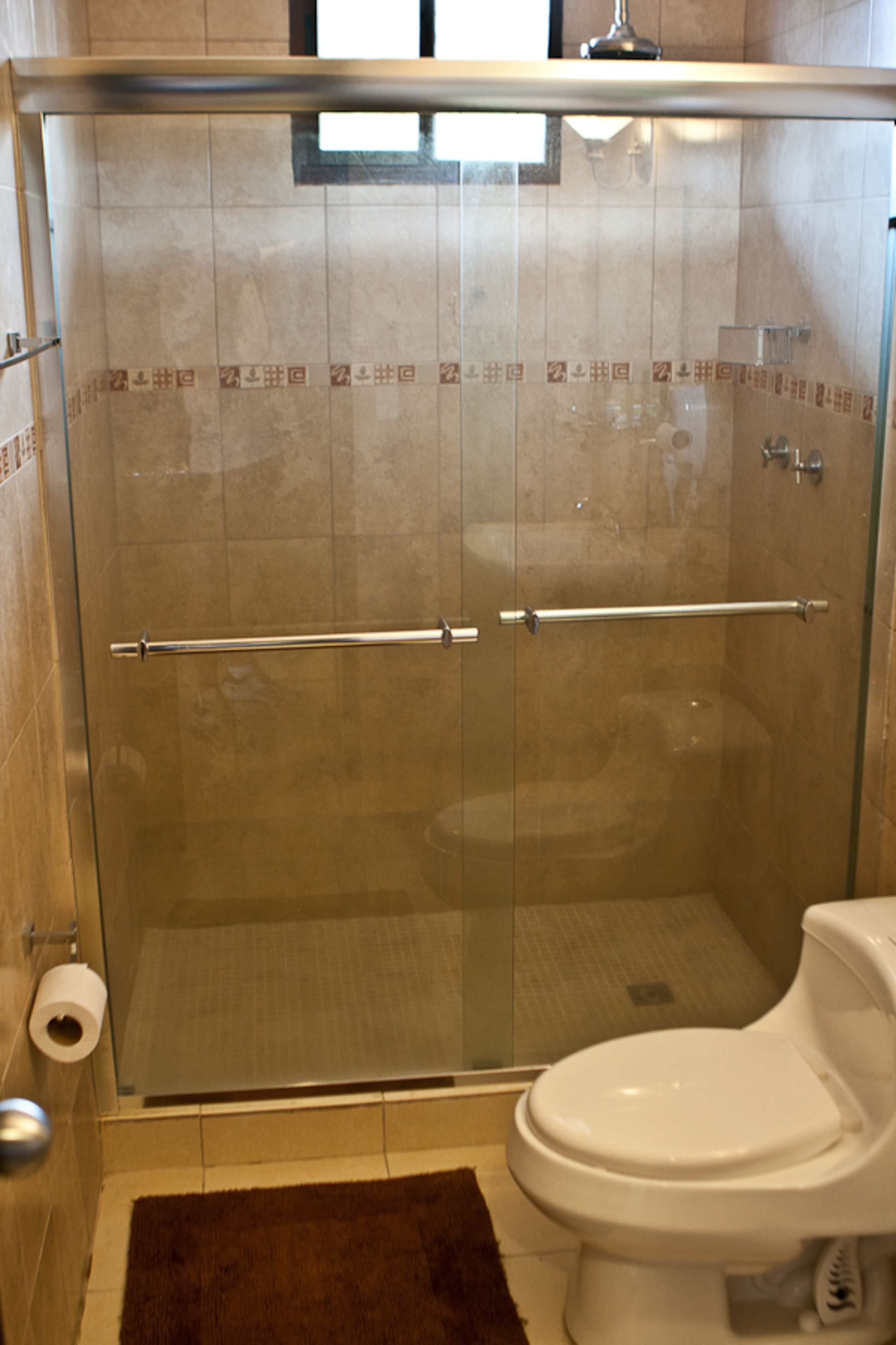 shower, rainfall showerhead, free toiletries, hair dryer