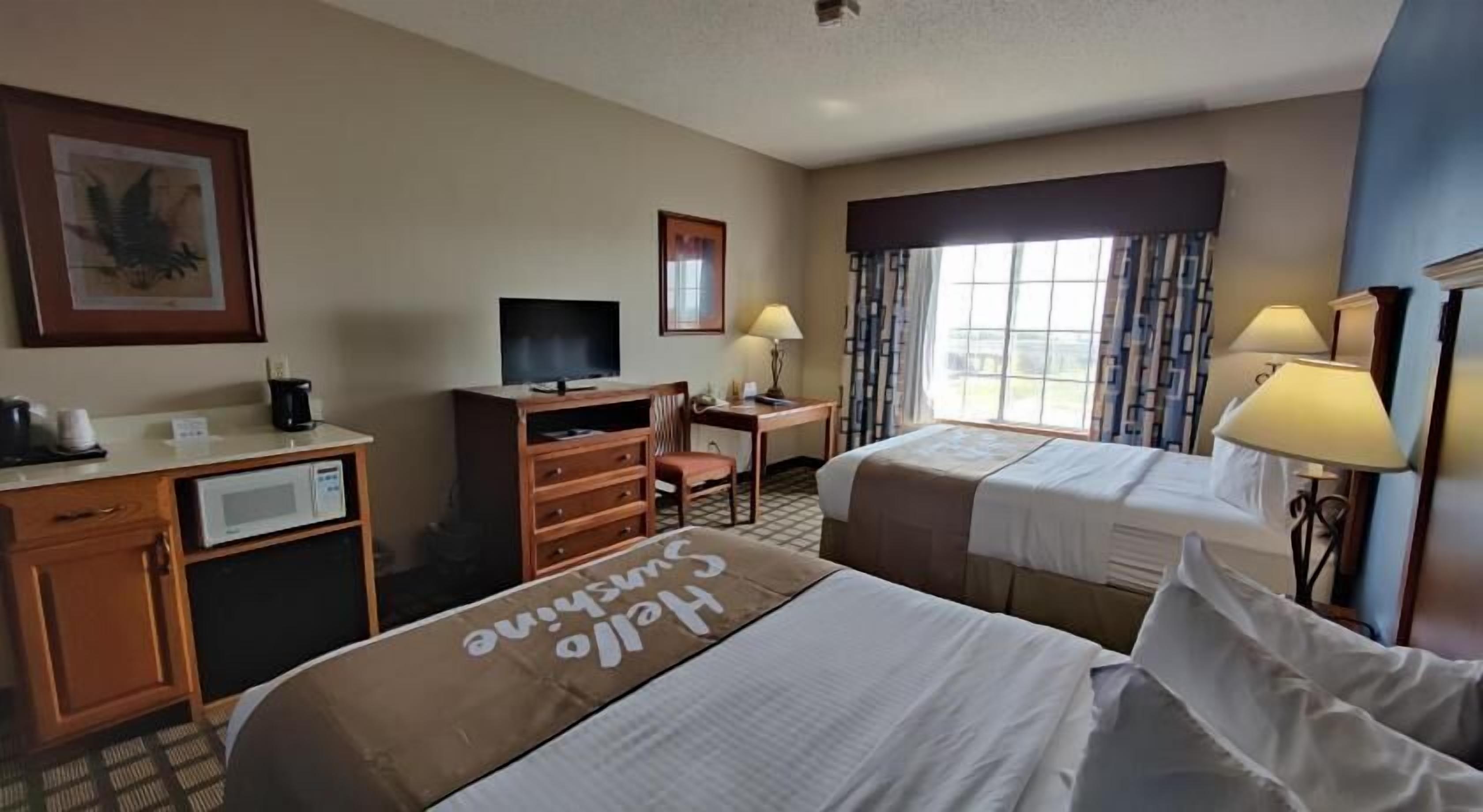 Värdeförvaringsskåp på rummet och strykjärn/strykbräda