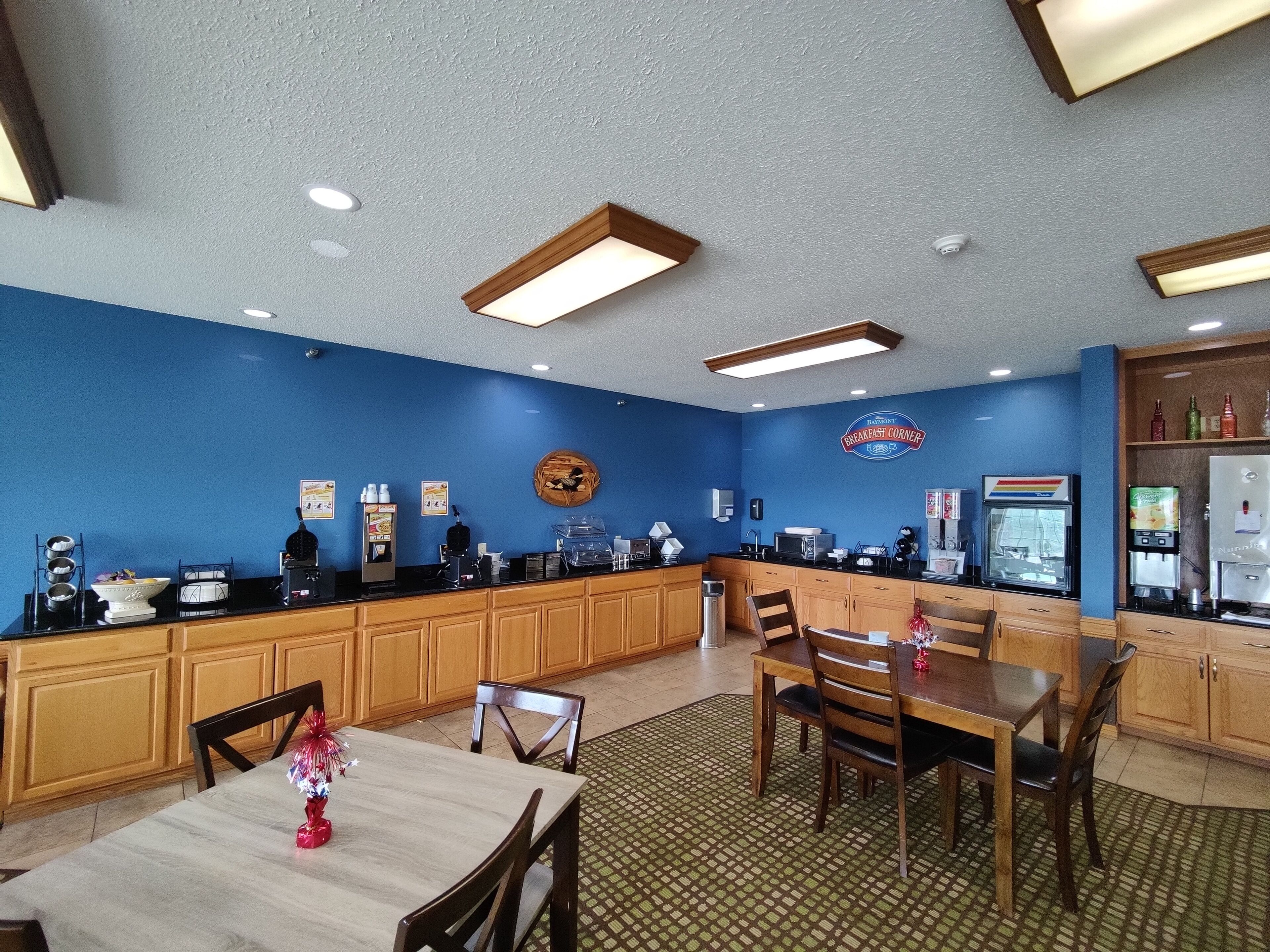 free daily continental breakfast