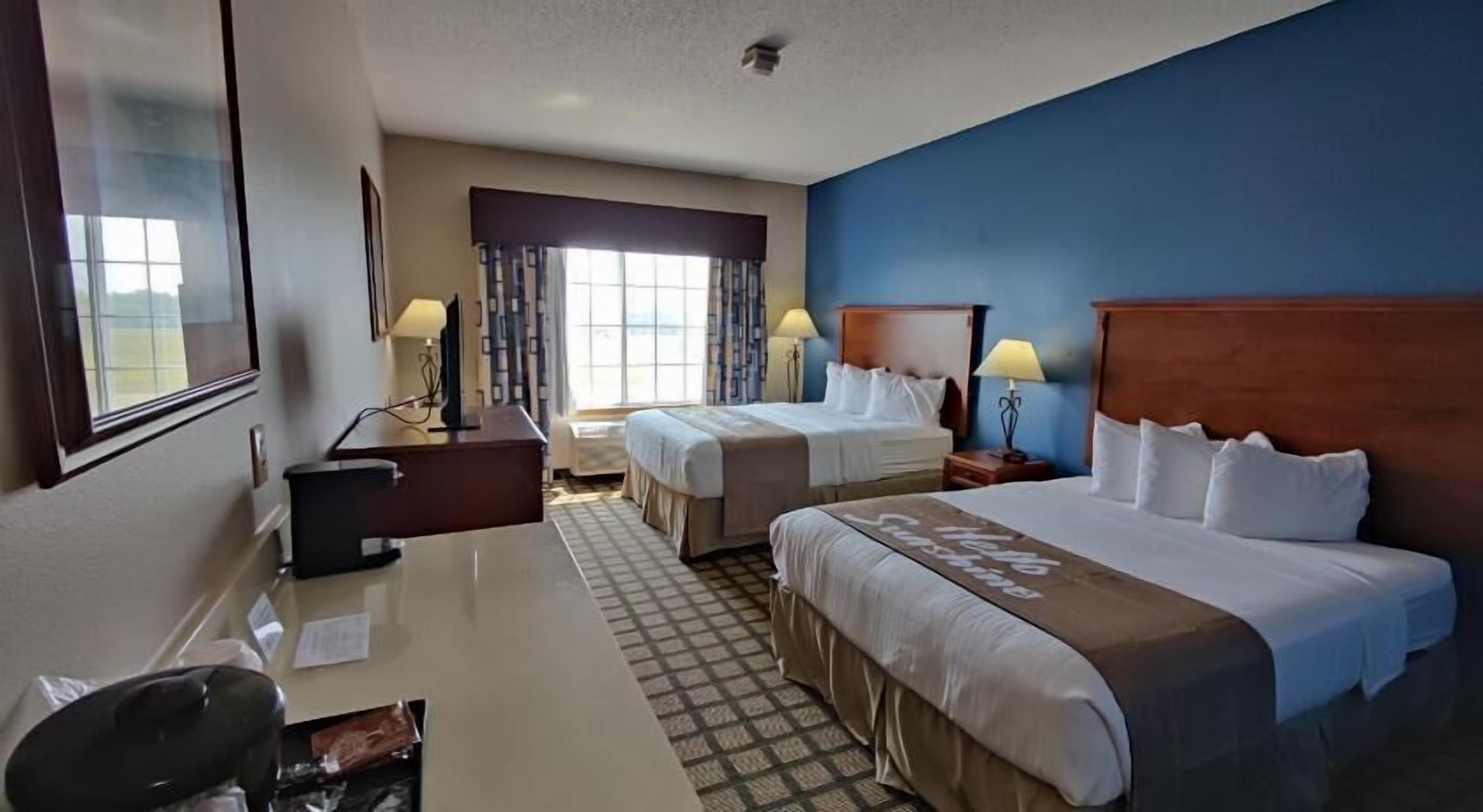 Värdeförvaringsskåp på rummet och strykjärn/strykbräda