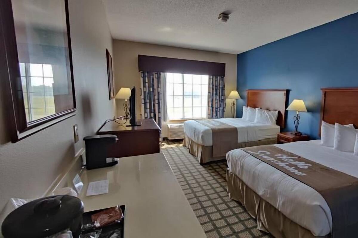 Zimmersafe, Bügeleisen/Bügelbrett, kostenlose Babybetten, Zustellbetten