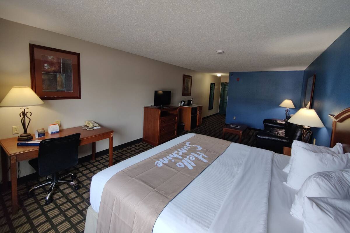 Zimmersafe, Bügeleisen/Bügelbrett, kostenlose Babybetten, Zustellbetten