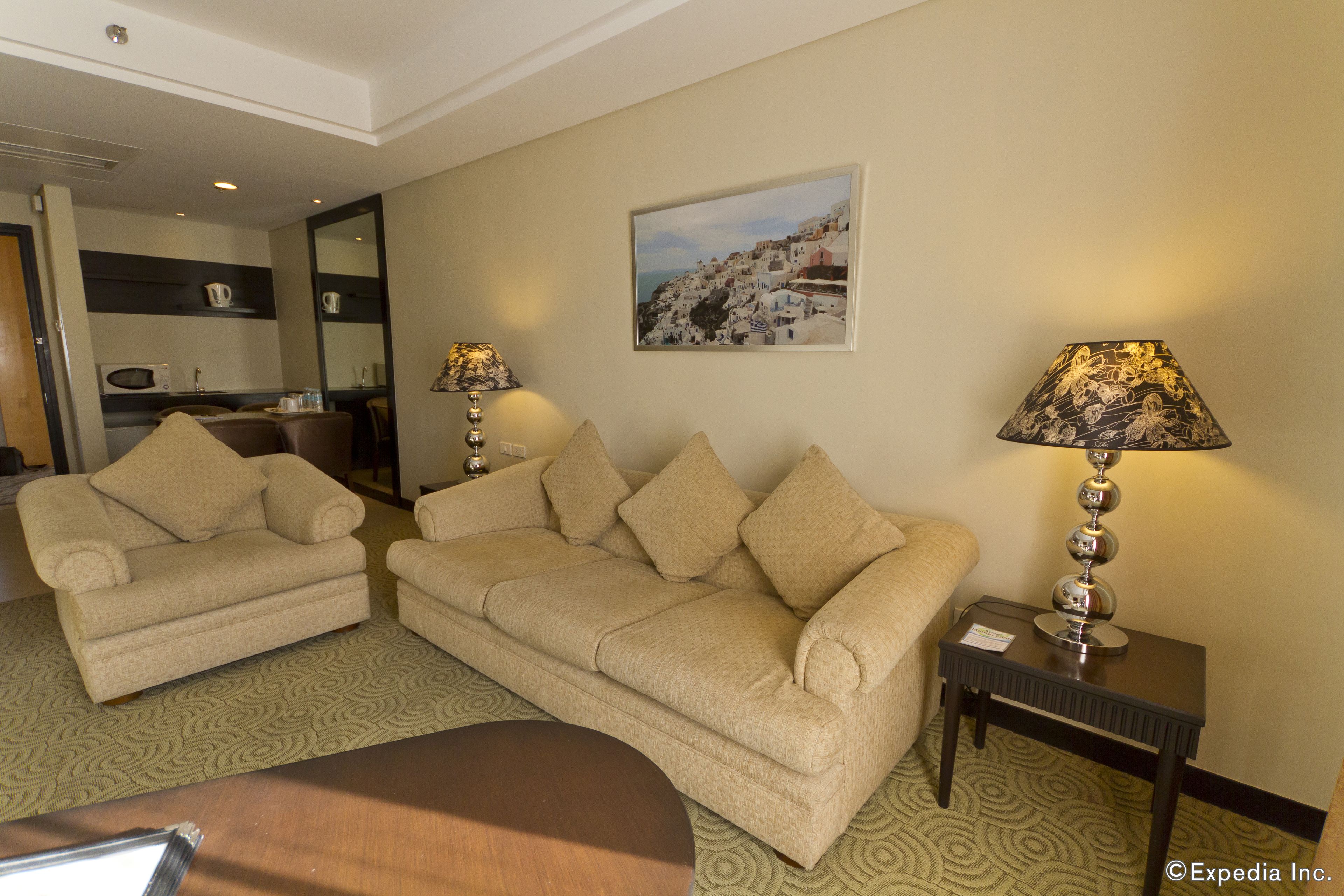 executive suite | living area | flat-screen tv