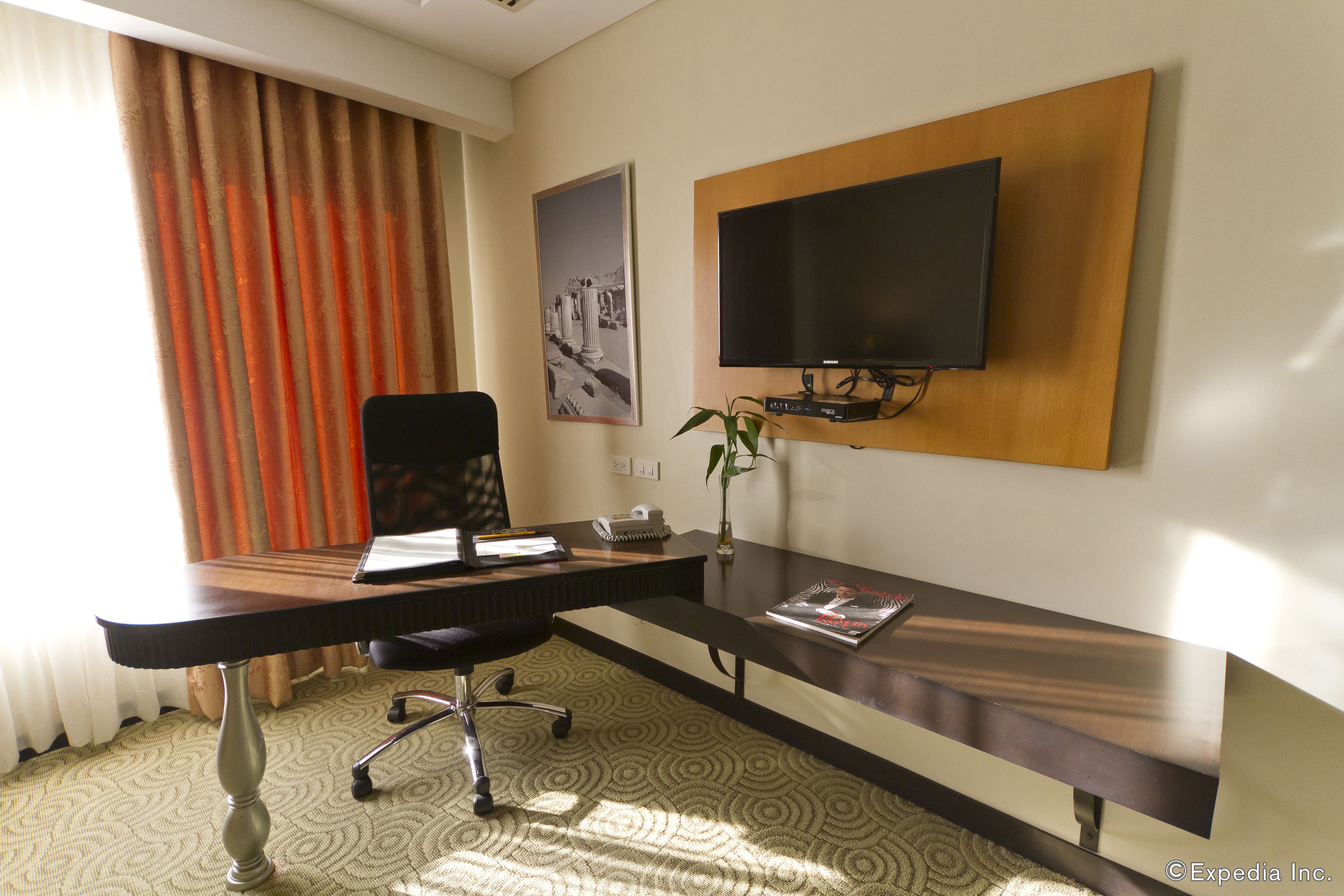 executive suite | room amenity