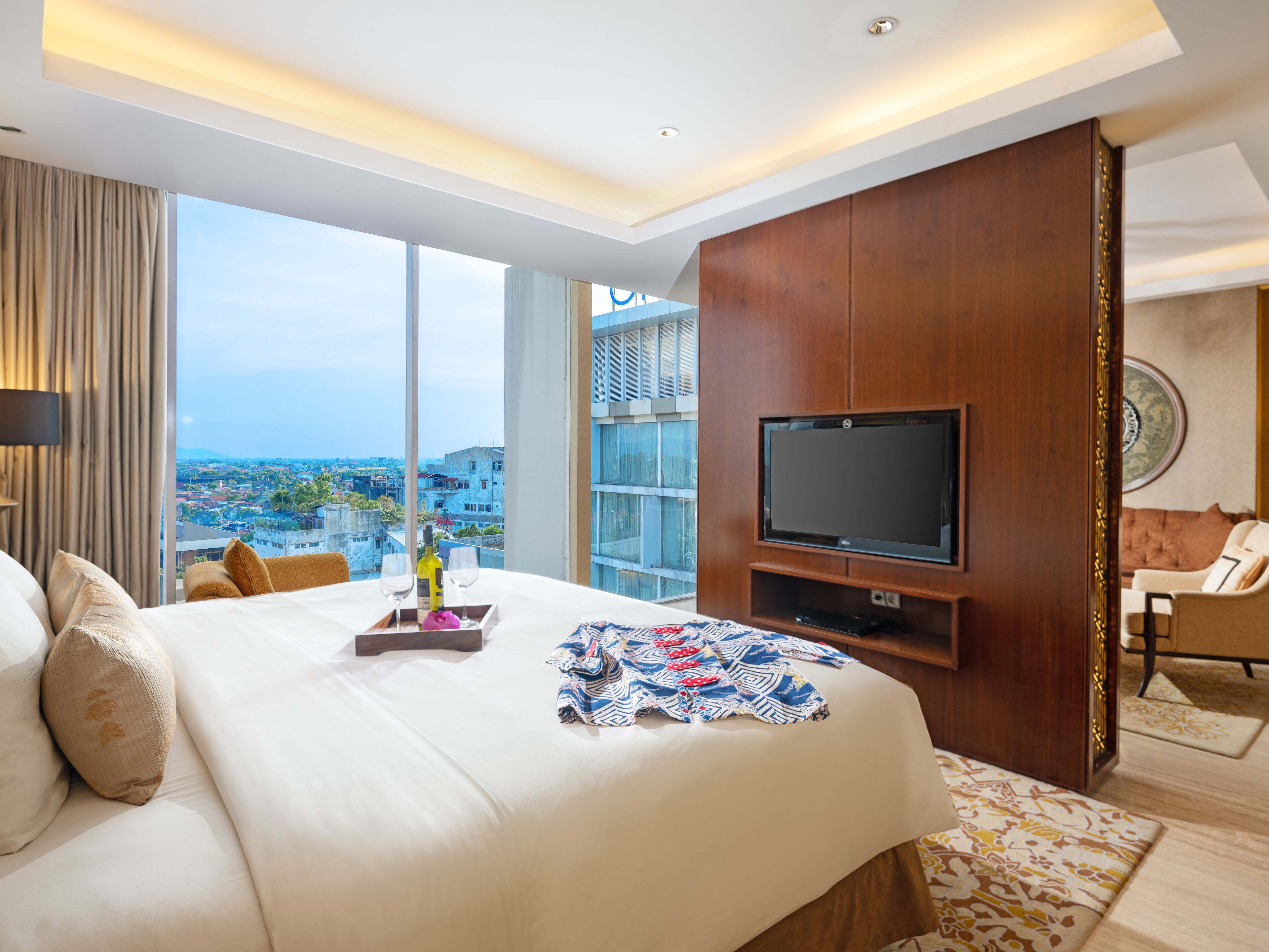 artsy suite | 1 bedroom, in-room safe, desk, blackout curtains