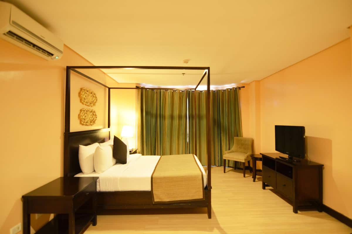 One Bedroom Superior | 1 bedroom, minibar, in-room safe, individually decorated