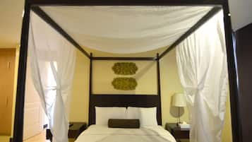 Suite, 1 chambre | 1 chambre, minibar, coffres-forts dans les chambres