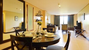 Ảnh chưa phân loại, 4 trong số 115 ảnh, nút