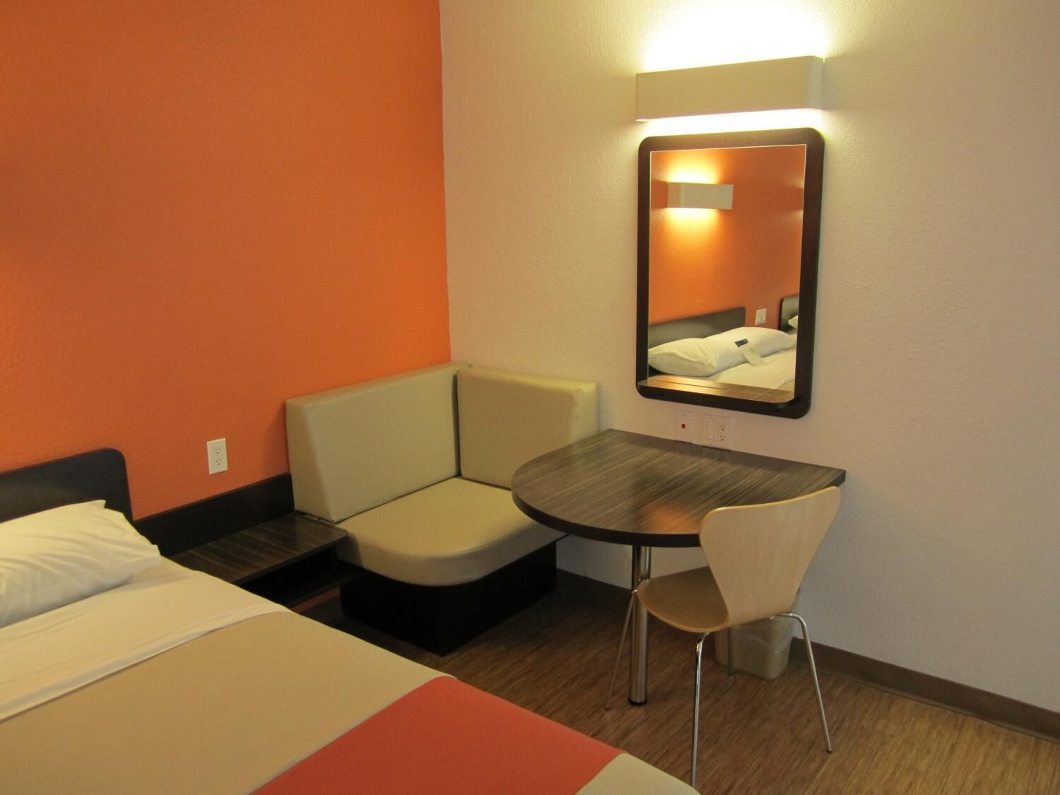 Free WiFi, bed sheets