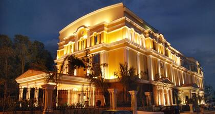 MAYFAIR Convention