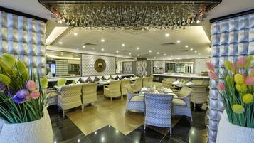 Breakfast, lunch and dinner served