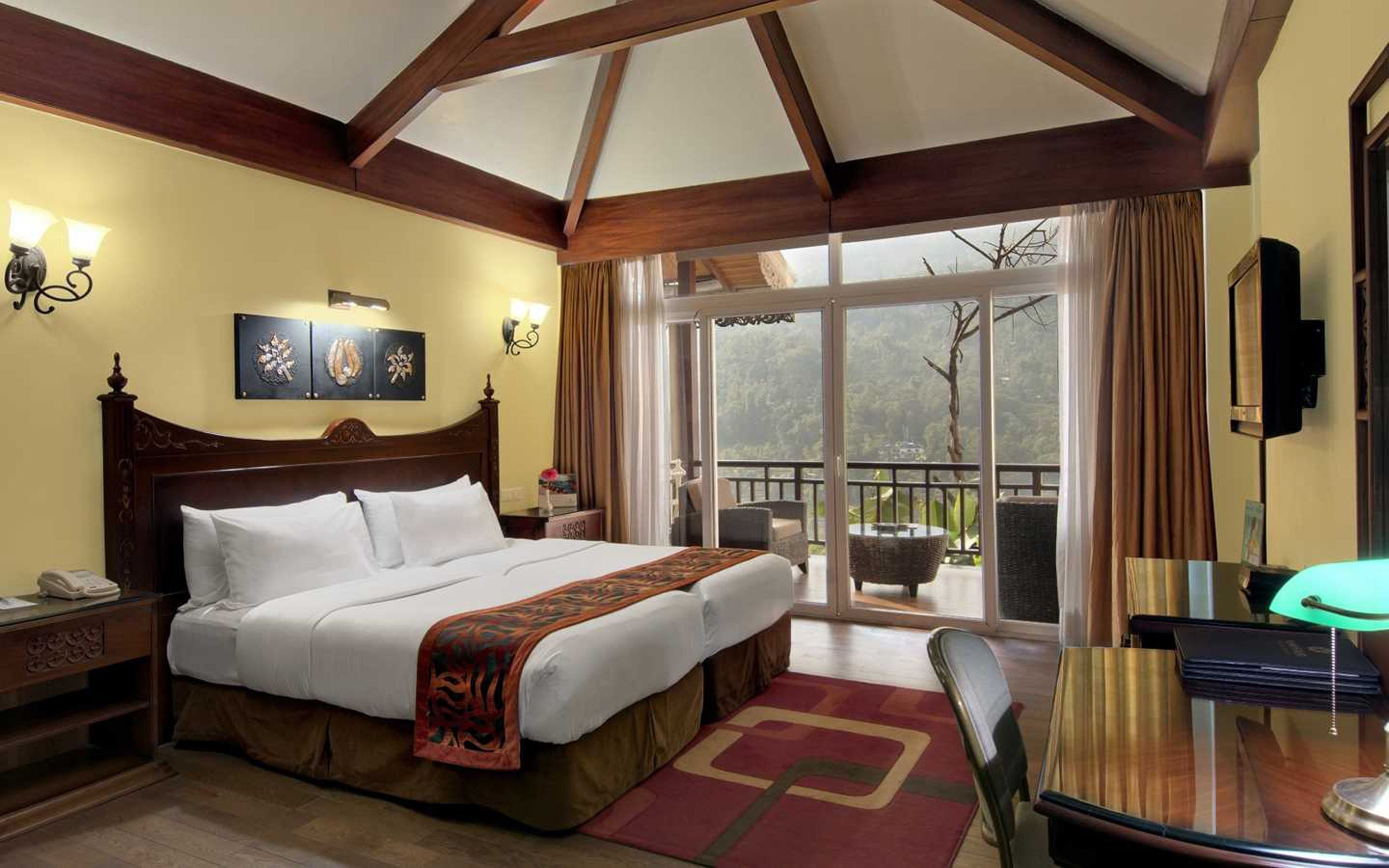 Deluxe Room | Free minibar, in-room safe, individually decorated