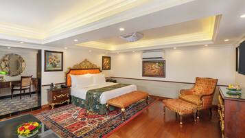 Oriental Villa | Free minibar, in-room safe, individually decorated