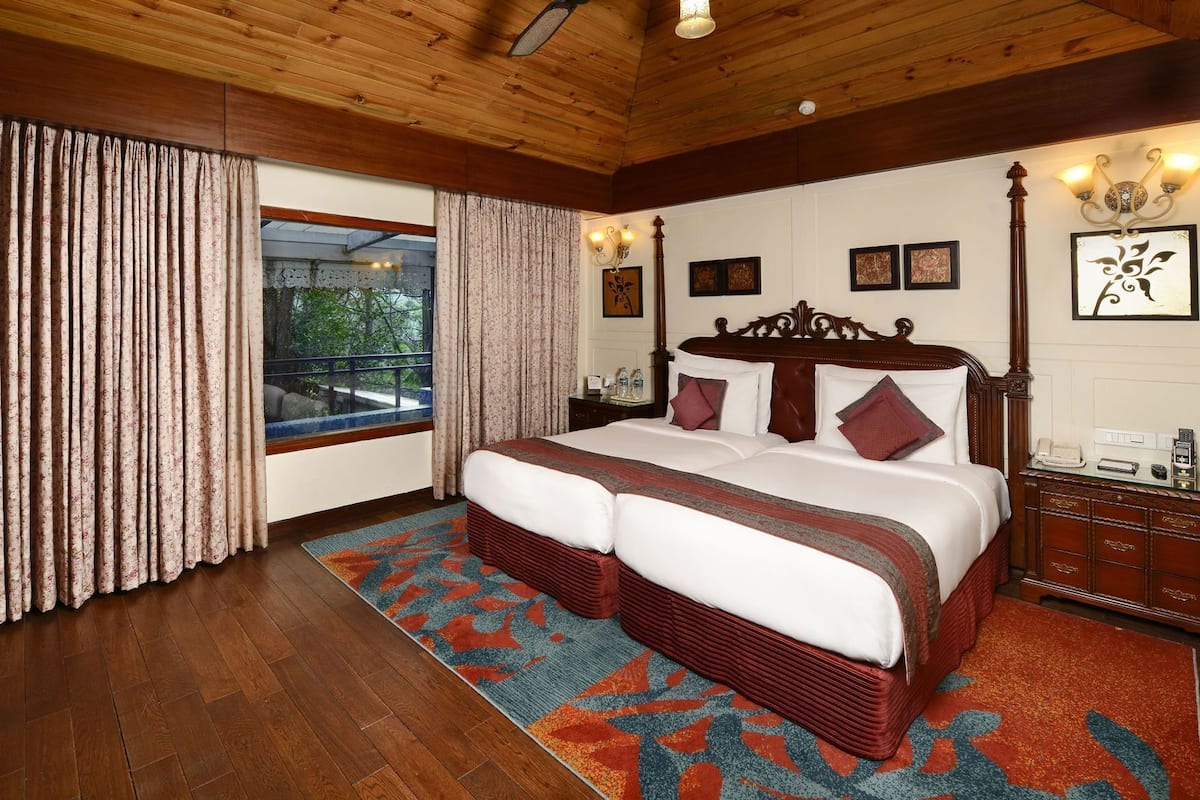 Artículos del minibar gratis y caja de seguridad en la habitación