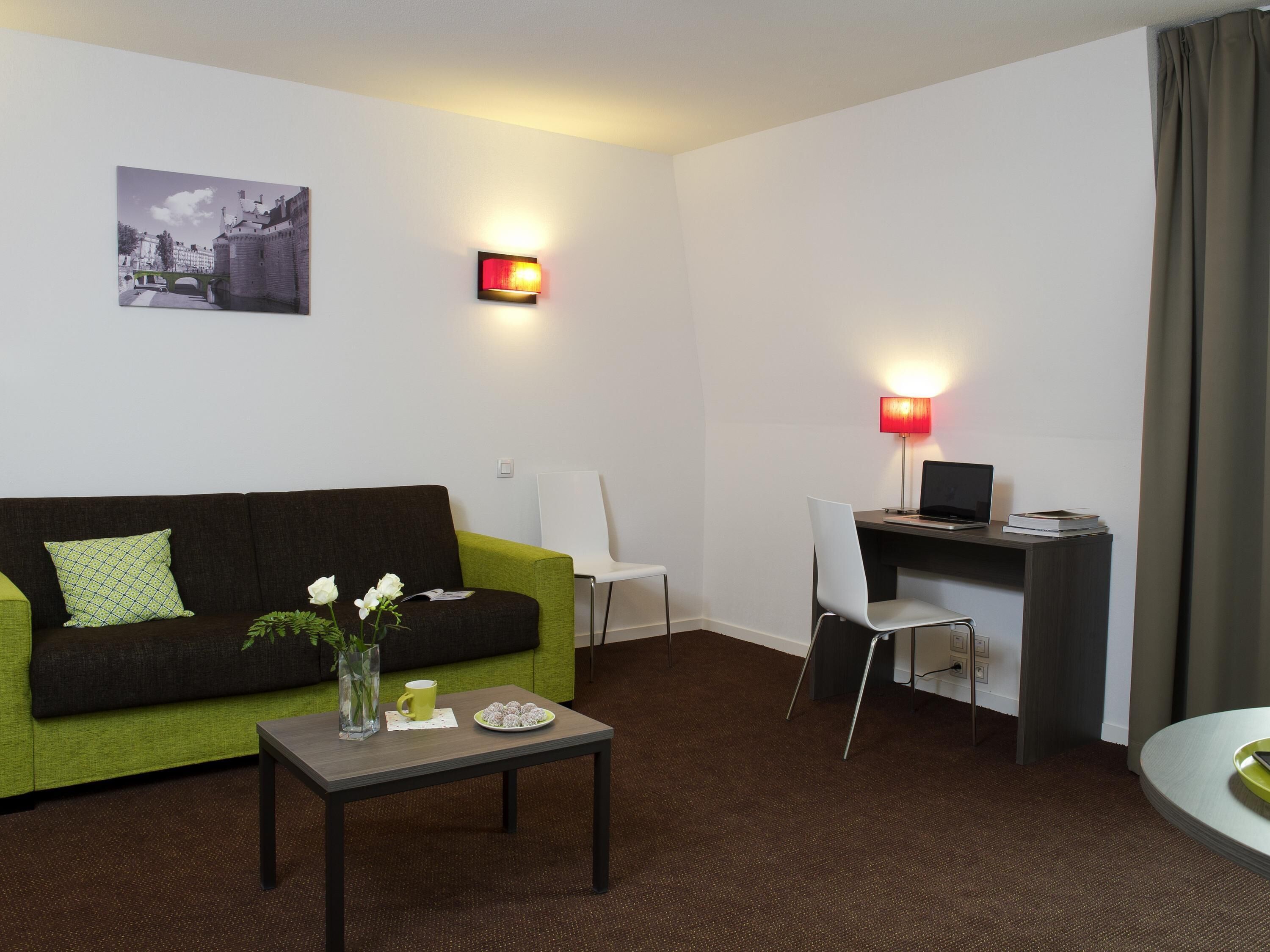 Desk, soundproofing, iron/ironing board, free WiFi