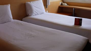 Standard Twin Room, 2 Twin Beds | In-room safe, desk, soundproofing, iron/ironing board