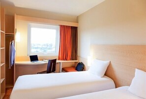 Standard Twin Room, 2 Twin Beds | In-room safe, desk, soundproofing, iron/ironing board
