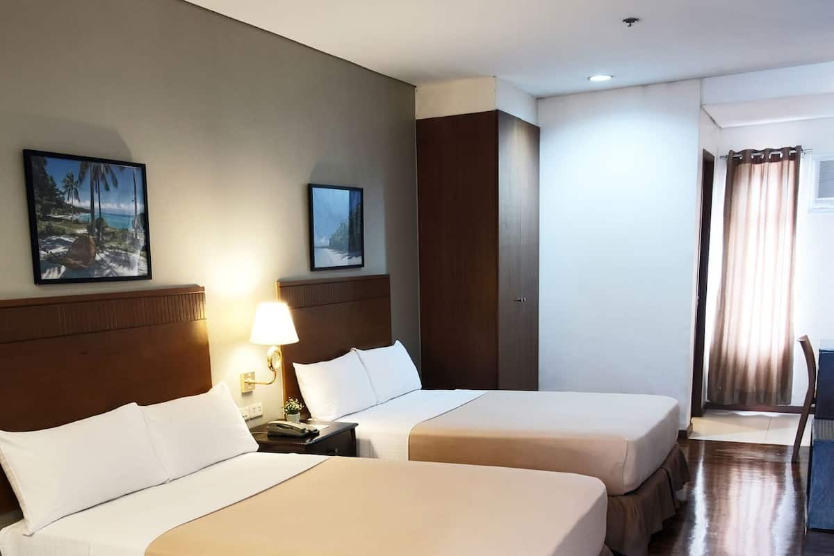 Minibar, in-room safe, desk, free WiFi