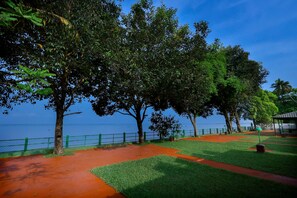 Lake view - Illikkalam Lakeside Cottages (Kottayam)