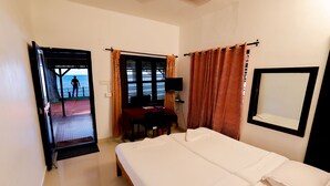 Lakefacing Cottage | 2 bedrooms, soundproofing, individually furnished, bed sheets - ILLIKKALAM Lakeside Cottages Kumarakom Kerala (Kottayam)
