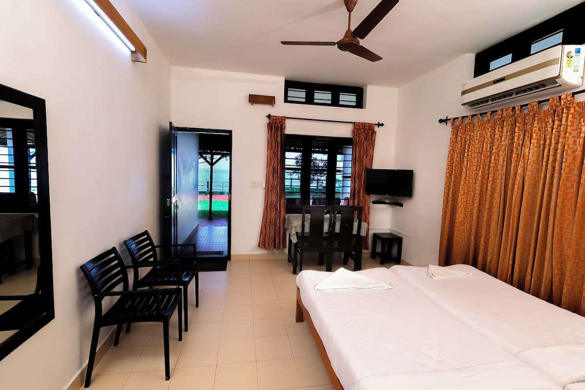 2 bedrooms, soundproofing, individually furnished, bed sheets