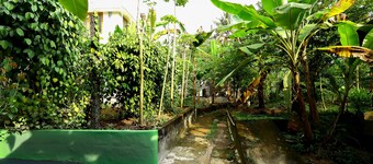Illikkalam Lakeside Cottages