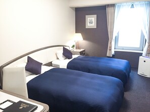 Down comforters, desk, free WiFi - HOTEL LiVEMAX Sapporo Nakajima Park GRANDE (Sapporo)