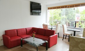 26-inch LCD TV with satellite channels, TV - Homeland Hotel (Hue)