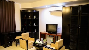 26-inch LCD TV with satellite channels, TV - Homeland Hotel (Hue)