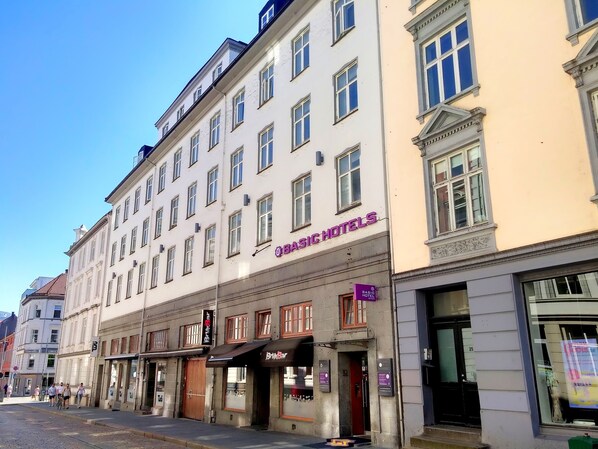 Front of property - Basic Hotel Bergen (Bergen)
