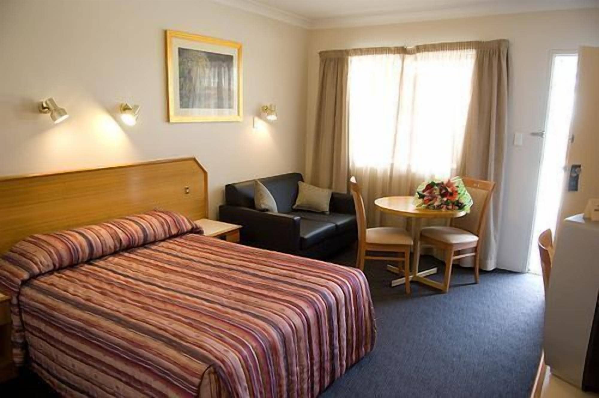 Photo - Narellan Motor Inn