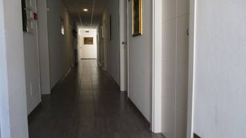 Télévision LCD de 28 pouces avec chaßnes numériques, télévision