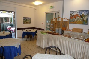 Daily buffet breakfast (EUR 4 per person)