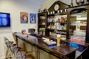 Bar (on property) - Hotel Reginetta (Bucharest)
