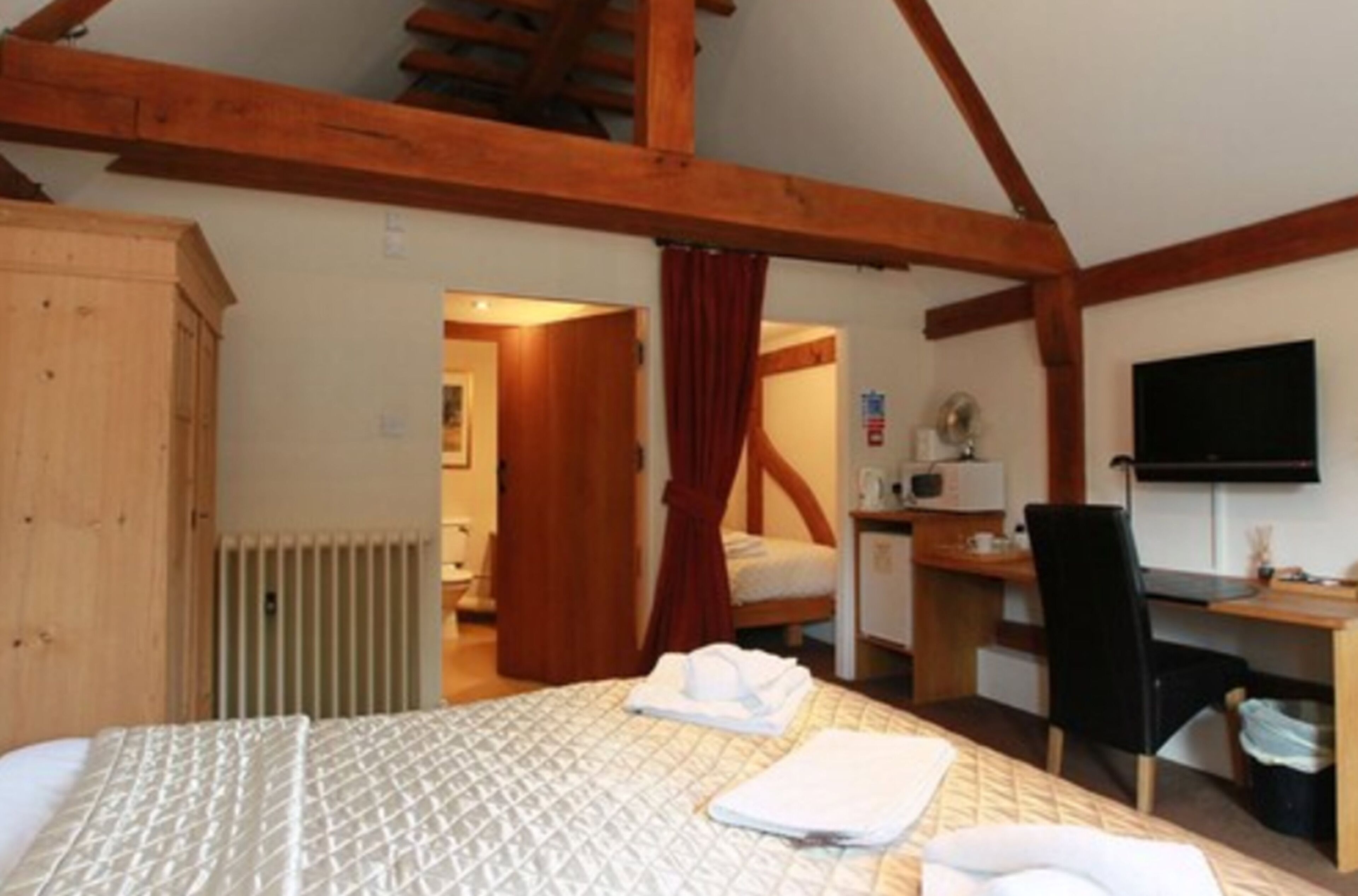 shower, free toiletries, towels