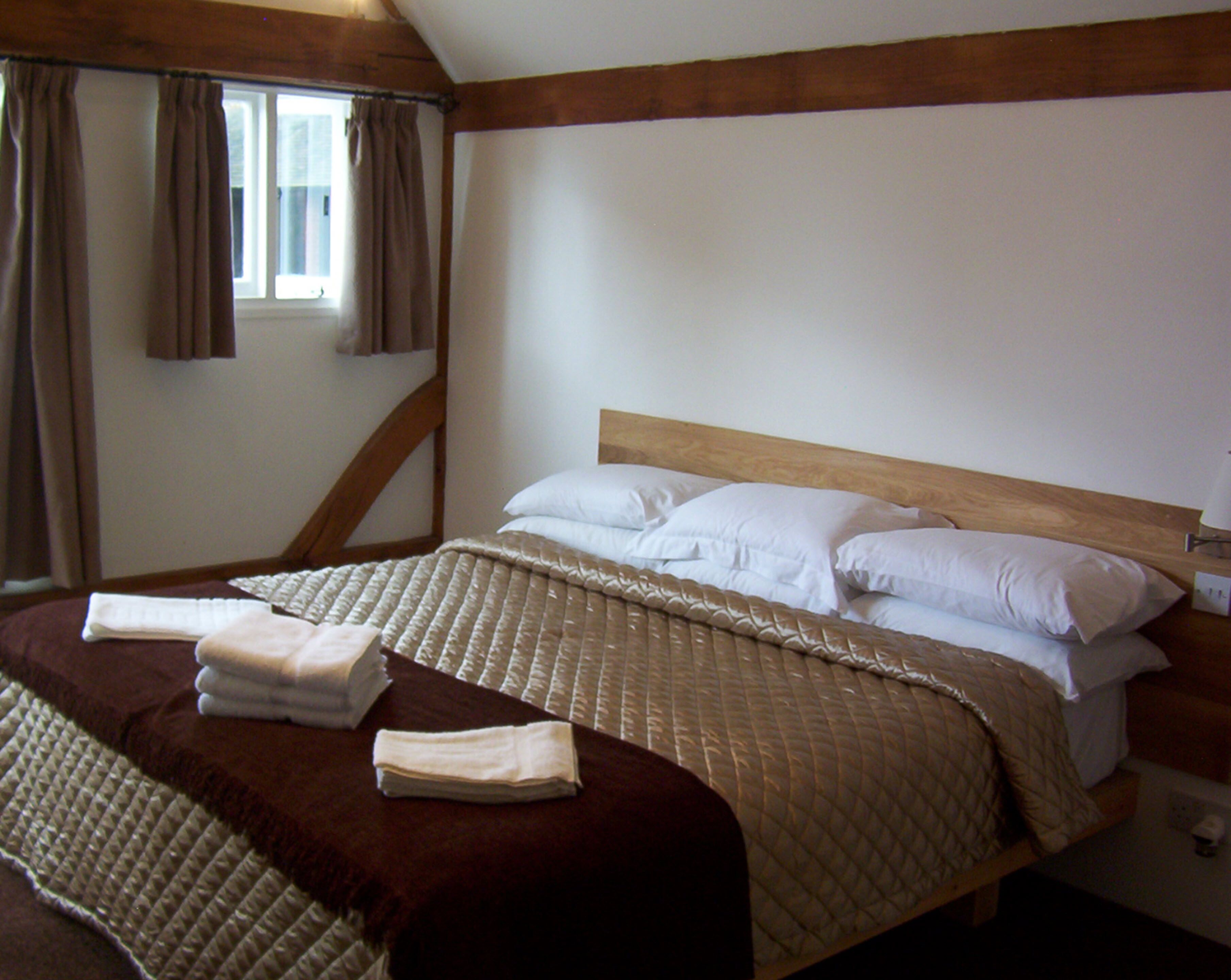 business twin room, 1 bedroom, garden view | 1 bedroom, premium bedding, minibar, laptop workspace