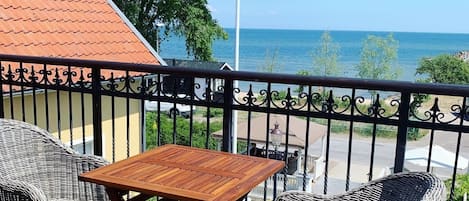 Dubbelrum - balkong | Allergitestade sÀngklÀder, bÀddmadrasser och mörklÀggningsgardiner