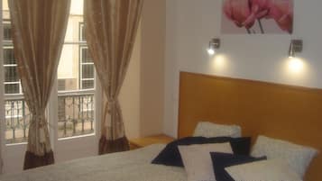 Chambre Deluxe avec lits jumeaux, salle de bains attenante | Literie de qualité supérieure, matelas Select Comfort