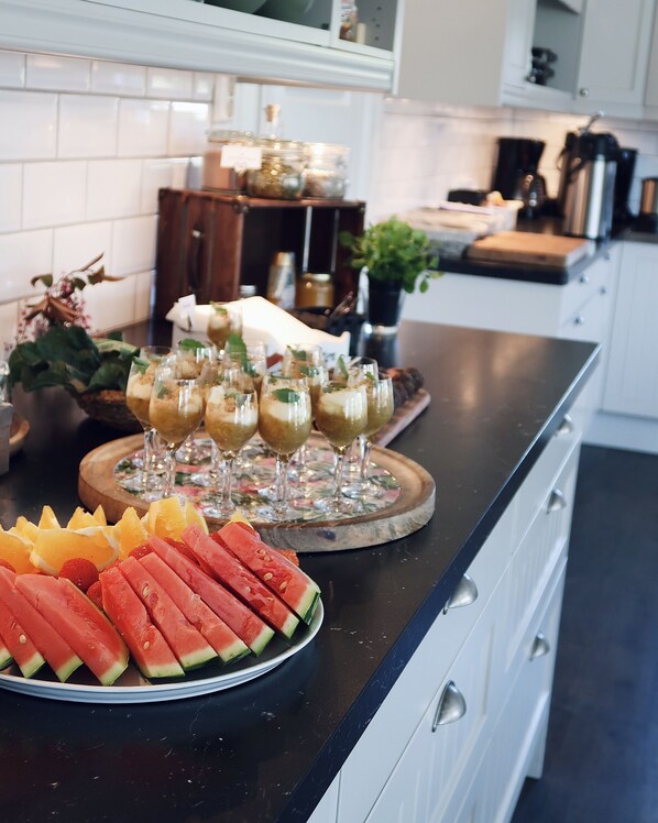 Habitación Confort con 1 cama matrimonial o 2 individuales | Cocina compartida | Horno y periquera