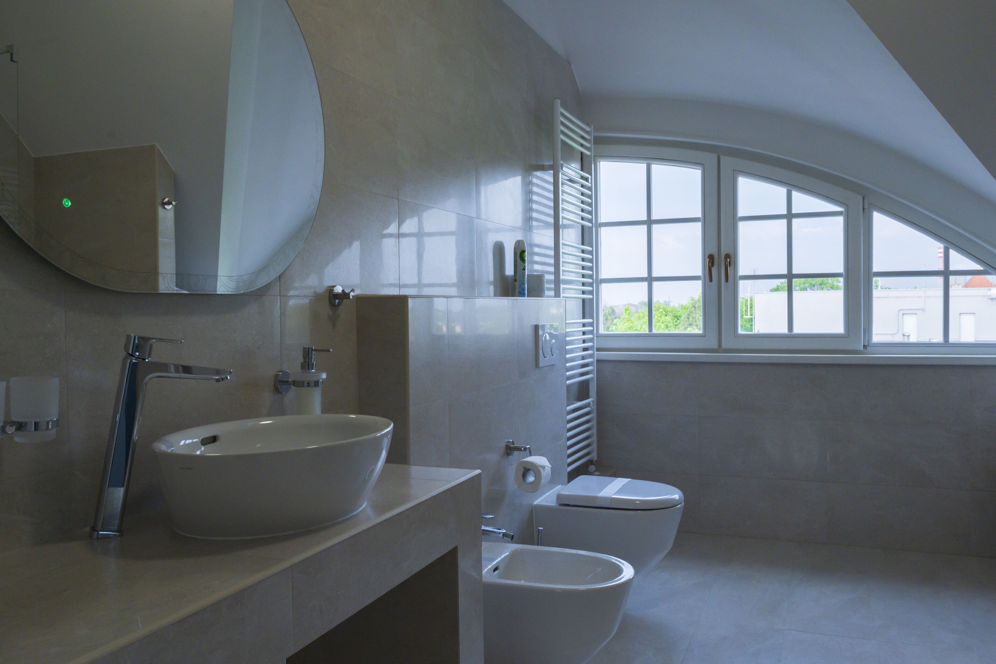 comfort apartment, 1 queen bed with sofa bed | bathroom | shower, free toiletries, hair dryer, towels